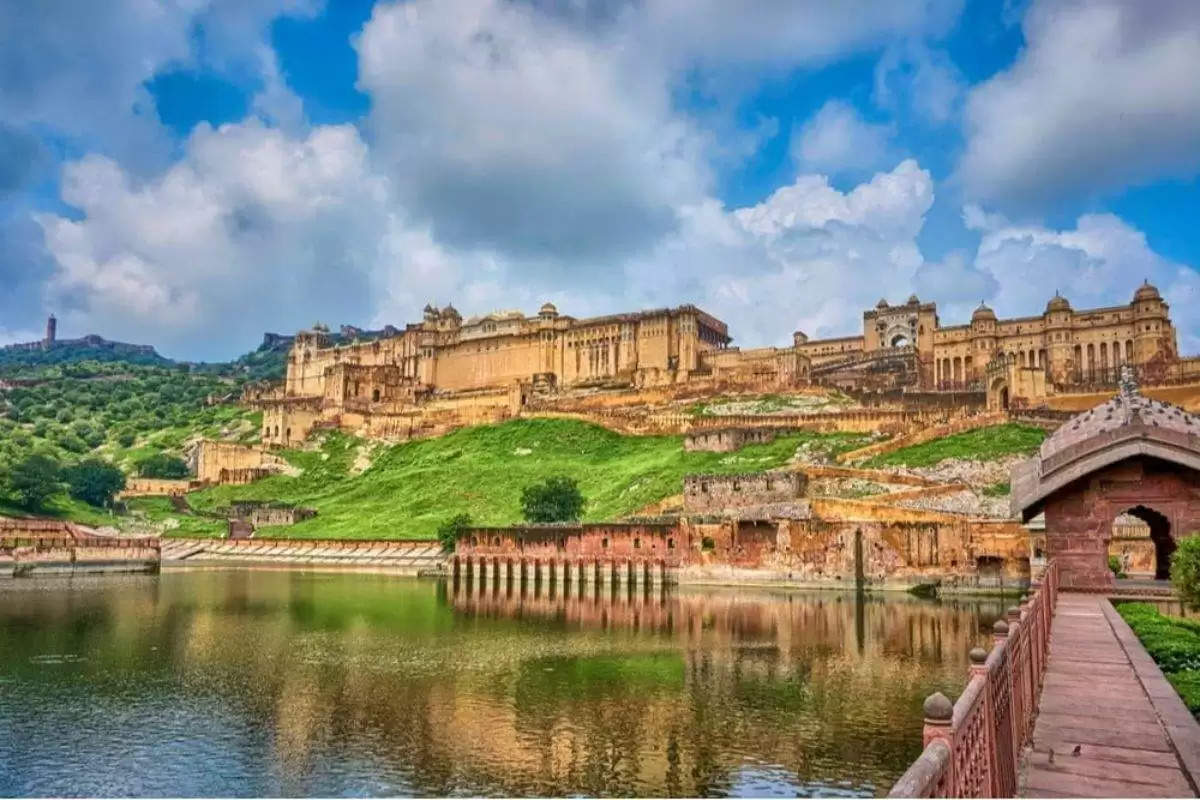 Jaigarh Fort of Humraaz movie is full of many unsolved mysteries, know the mysterious history of the fort in the video.