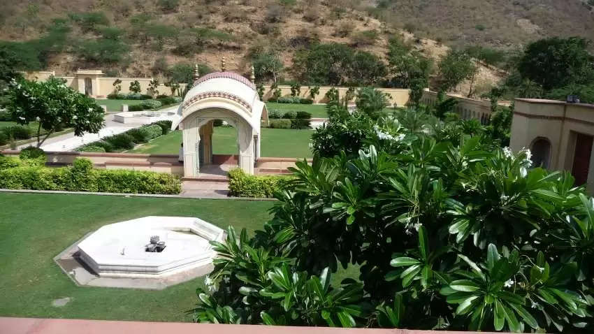 The shooting of the film Lamhe was done in this garden of Rajasthan, after seeing the beauty and architecture here in the video, you will immediately plan to visit.