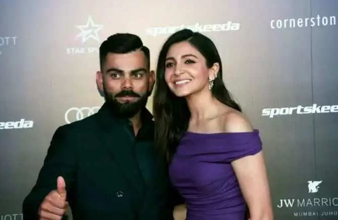 Virat and Anushka celebrated Karva Chauth in a different way, participated in the kirtan of Krishnadas, video surfaced