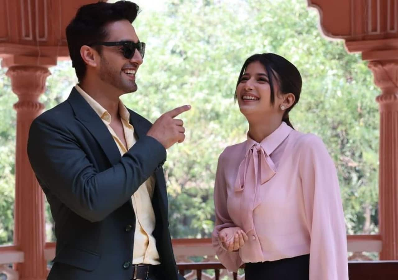 Yeh Rishta Kya Kehlata Hai: Rohit Purohit and Samridhi Shukla share a playful BTS video from their romantic proposal; tease fans with a twist  [Watch]