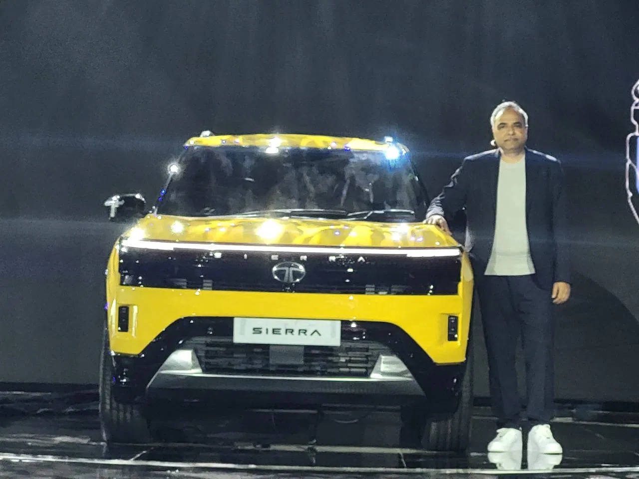 Auto Expo 2025 में Tata Motors ने पेश किए सिएरा, हैरियर ईवी समेत 32 नए मॉडल्स, फोटोज में देखें सारी डीटेल