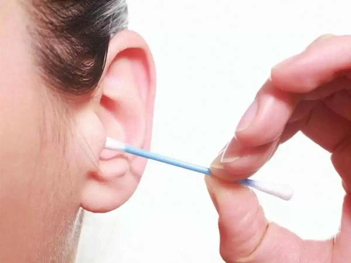 Effective home remedies to remove water from ears