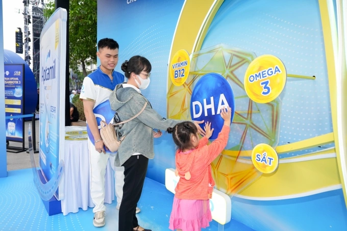 Families can experience immersive activities at the One Aptamil Nutrition Universe event. Photo courtesy of Danone Vietnam