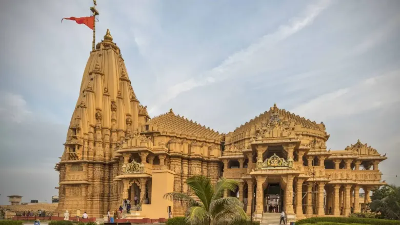 Dwarkadhish temple is peaceful and beautiful options