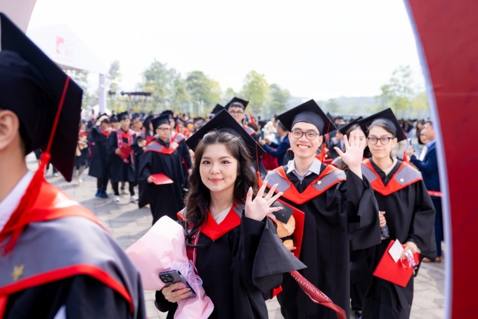Students in graduation ceremony. Photo courtesy of BUV
