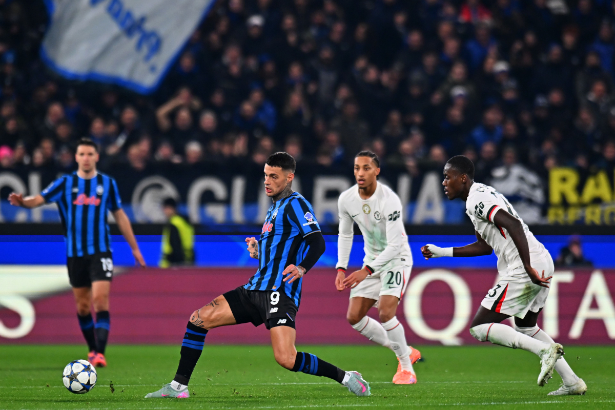 Bergmo, Italy - December 09: Gianluca screens of atlanta BC during the UEFA Champions League 2025/26 league yours md6 match between bc and chelsea fc at Stadiio di Bishamo on December 09, (Photo by Alessandro Sabattini/Getty Images)