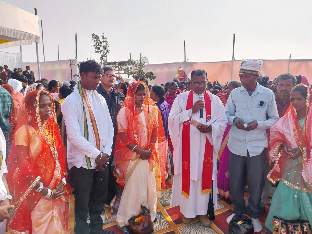 Mass marriage of 116 couples living in live-in relationship took place in Lohardaga, got social recognition 7 WhatsApp Image 2025 12 13 at 15.44.23 8c712901