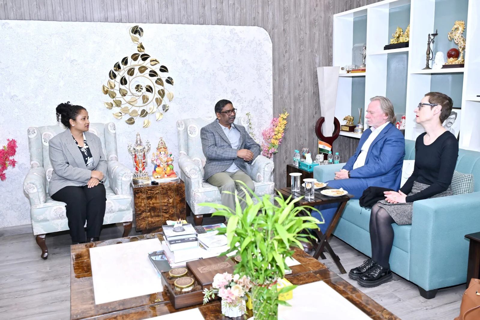 Policy of return of land after mining in Australia too, High Commissioner gave information in meeting with Hemant Soren, discussion on increasing cooperation 4 WhatsApp Image 2025 12 14 at 20.32.34 scaled