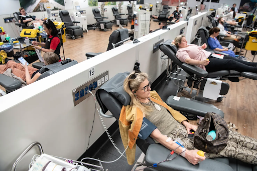 Thousands of people are coming to Australia to donate blood for the injured. (Source- The Age)