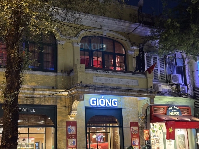 Giong cafe at night. Photo: Nguyen Dynasty