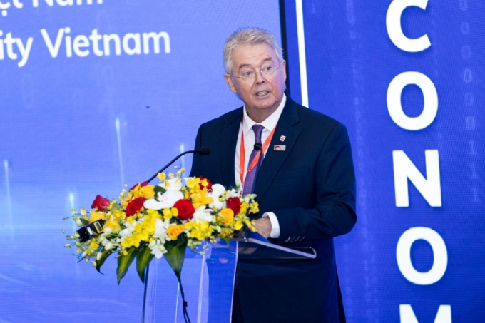 Professor Raymond Gordon, President and Vice-Chancellor of British University Vietnam (BUV), delivering his remarks. Photo courtesy of BUV
