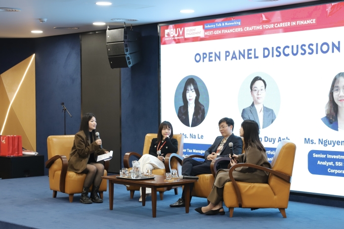 Minh Yen hosts and emcees important finance and investment events at BUV. Photo courtesy of BUV