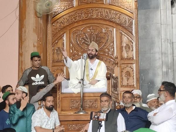Mirwaiz Omar Farooq addressing religious congregation at Srinagar's Jamai Masjid on Friday. Mirwaiz Farooq