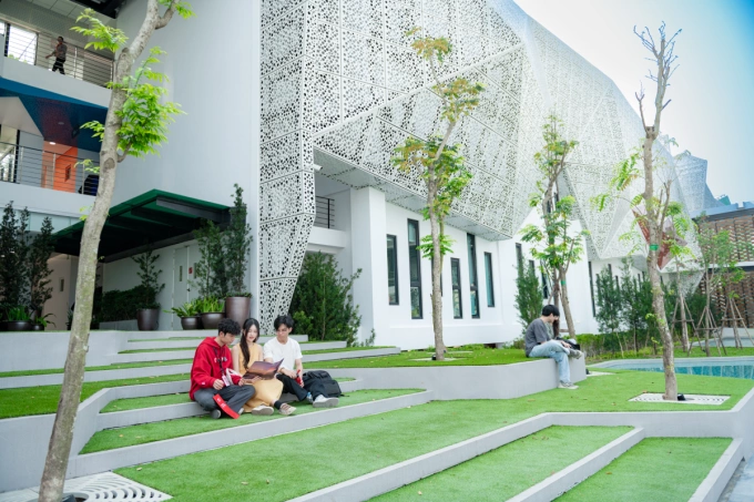 Students will benefit from the prestigious reputation and world-class education quality of Manchester Metropolitan University, within BUV’s internationally accredited QS 5-star learning environment. Photo courtesy of BUV