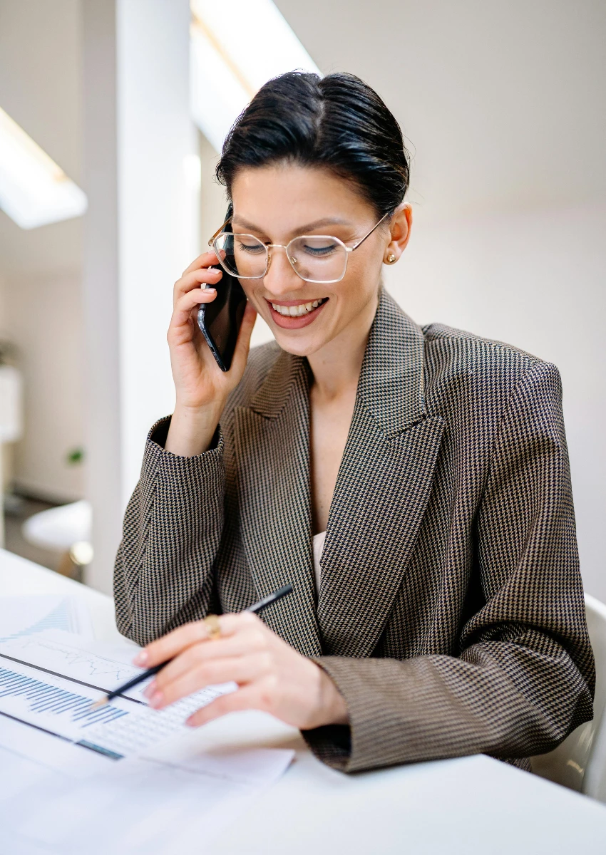 woman working a standardized work week