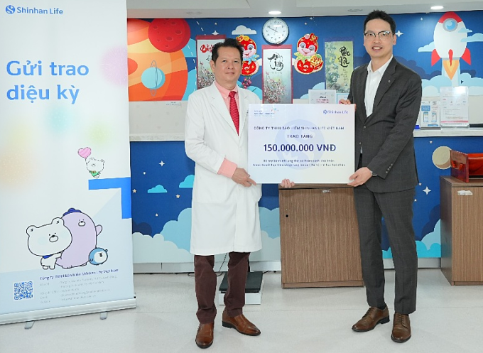Shinhan Life Vietnam has accompanied pediatric leukemia patients on their treatment journey for four years. Photo courtesy of Shinhan Life Vietnam