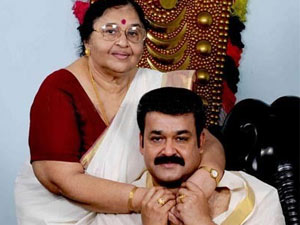 Mohanlal, Mother, Hospital, Kochi - Malayalam Filmibeat