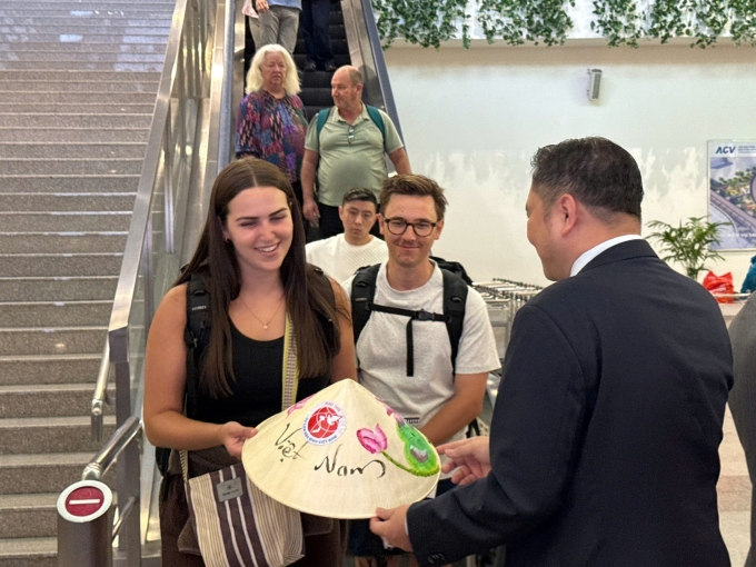 Foreign tourists arrive at Tan Son Nhat Airport in HCMC, January 1 2026. Photo courtesy of Ho Chi Minh City Department of Tourism