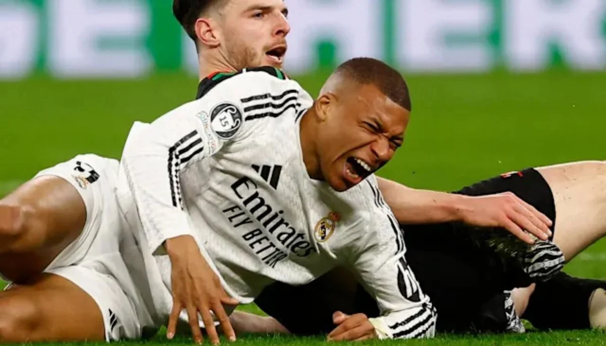 Kylian Mbappe was diagnosed with a left knee injury