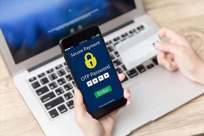 Fraud in e-commerce is among major online scams targeting Vietnamese, according to police. Photo by Viet Nga