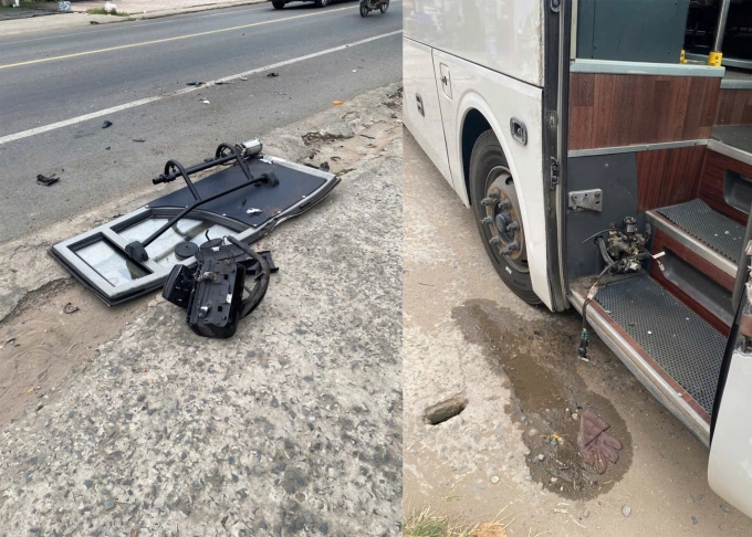 The passenger car door broke open and fell onto the road after the accident. Photo: Provided by people
