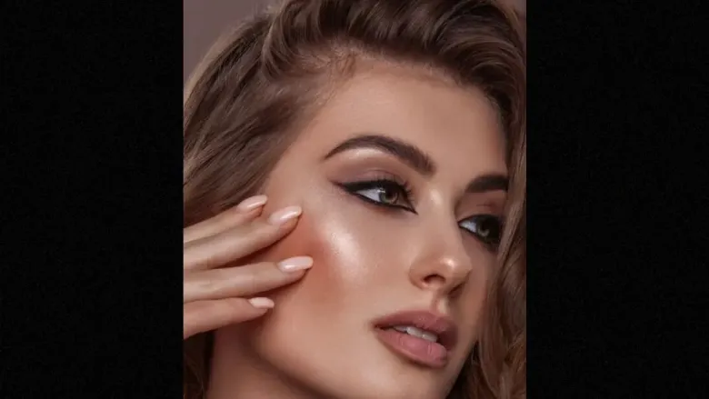 Golden Undertone Highlighter