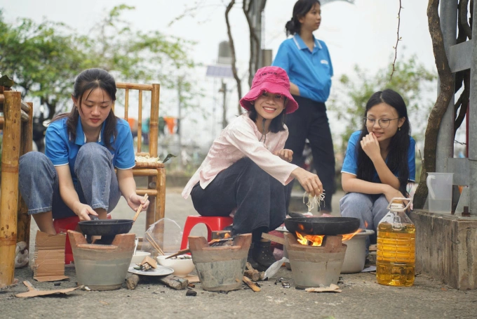 The nurse and the doses of medicine not listed in the prescription at Hy Vong School - 2