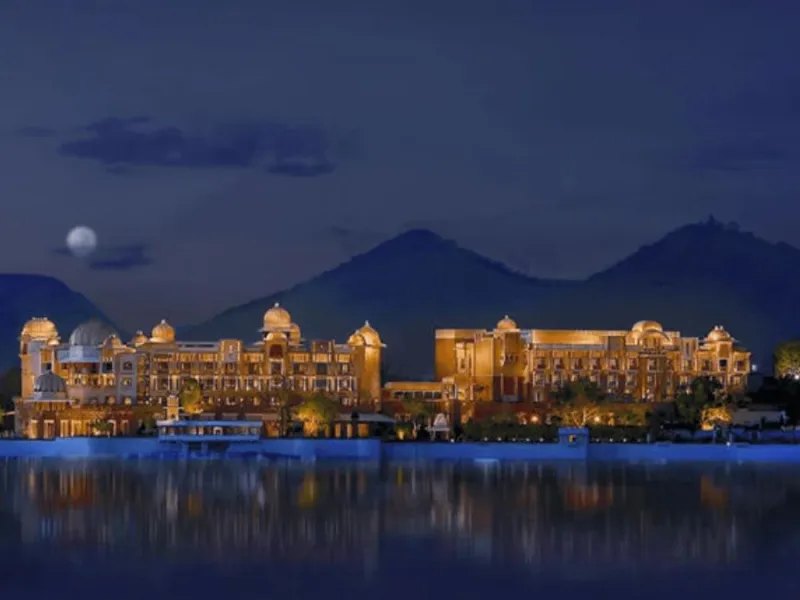 Entry into the room through master key… hotel cost Rs 10 lakh