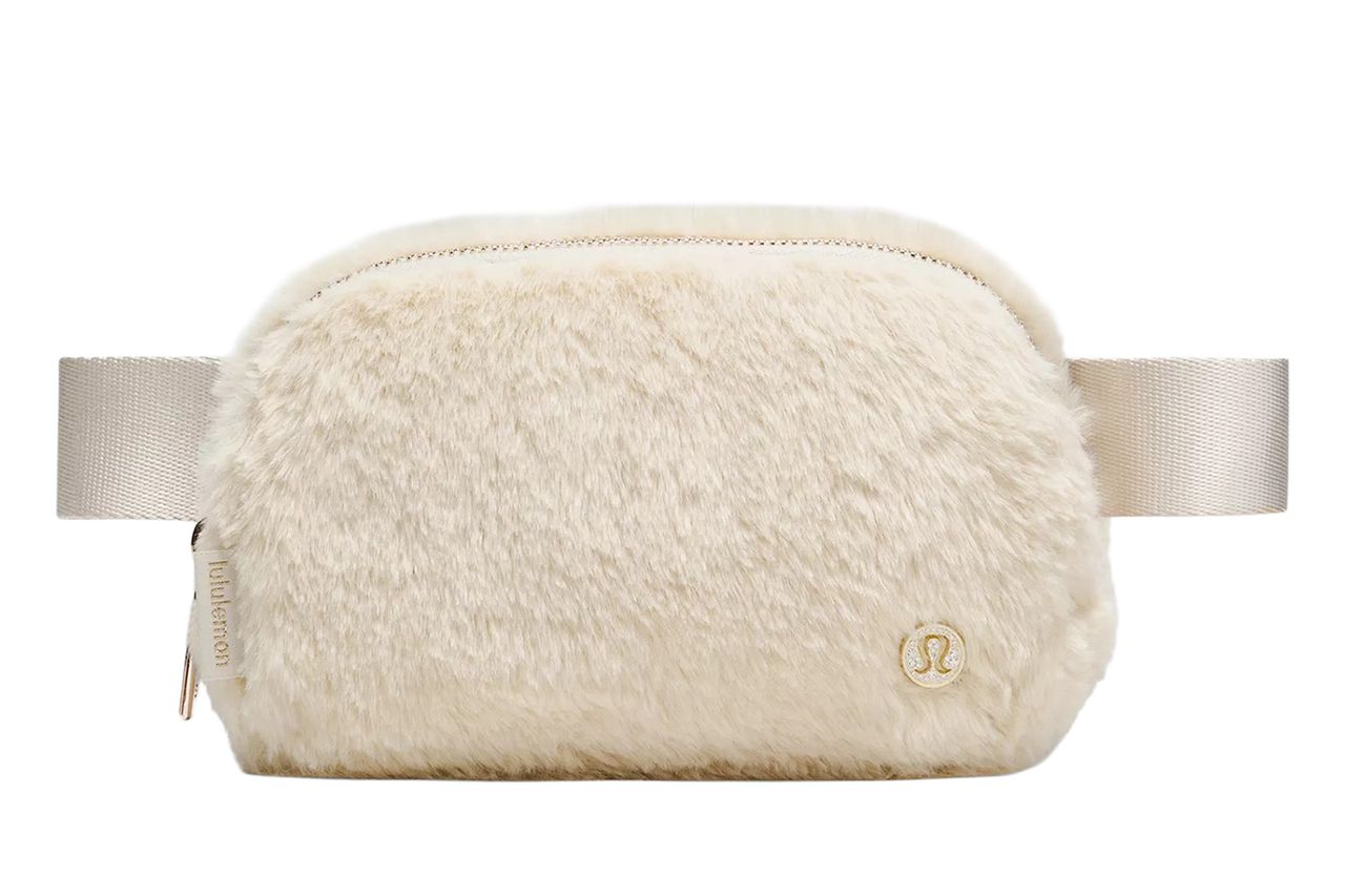Mul <br /> lulhemon” title=”lululemon Everywhere Belt Bag 1L Plush Fleece” /><figcaption><i></p><p>Mul <br /> lulhemon</p><p></i></figcaption></figure><p><s>$68</s>&nbsp;<span class=