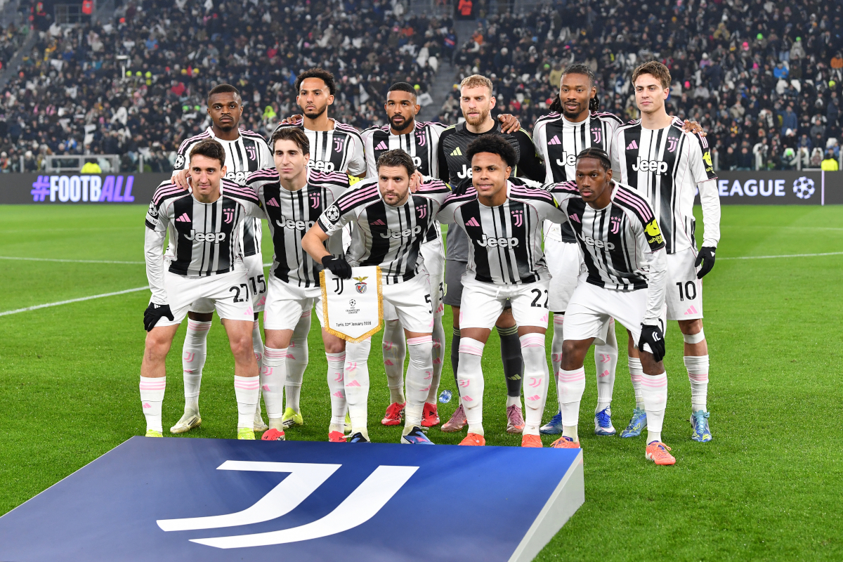 TURIN, ITALY - JANUARY 21: Players of Juventus pose for a team group photo prior to the UEFA Champions League 2025/26 League Phase MD7 match between Juventus and SL Benfica at Juventus Stadium on January 21, 2026 in Turin, Italy. (Photo by Valerio Pennicino/Getty Images)
