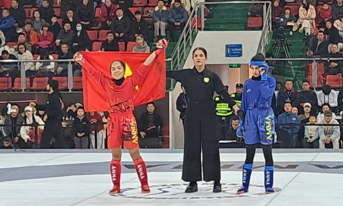 Vietnamese 'jiu-jitsu teacher' wins Asian MMA gold medal