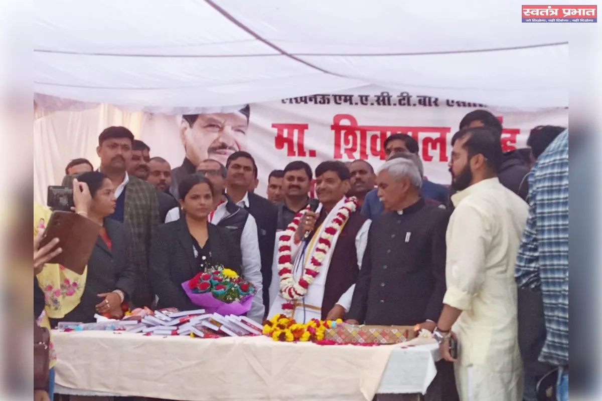 Advocates in Moti Mahal Lawn