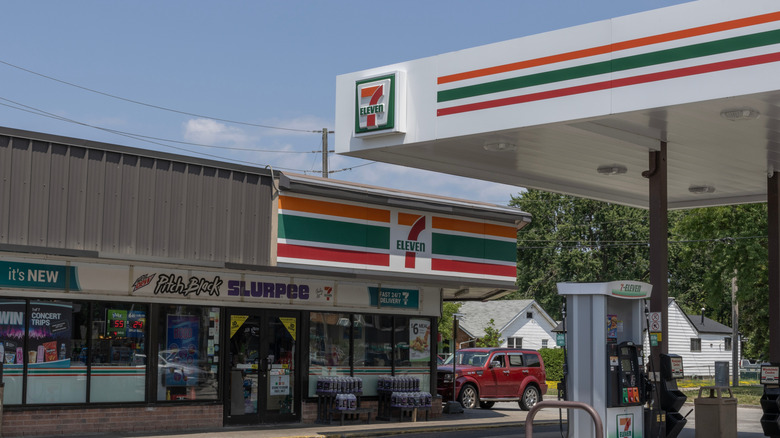 7-Eleven convenience store and gas station