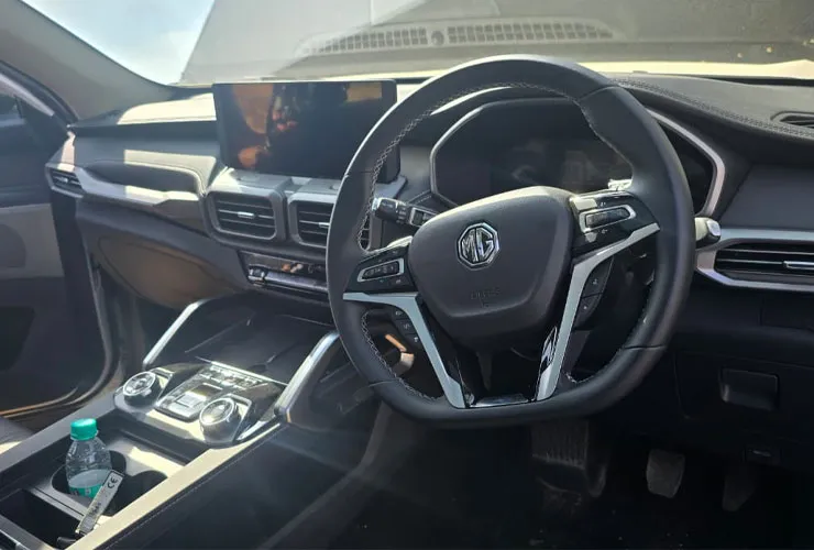 mg majestor interior