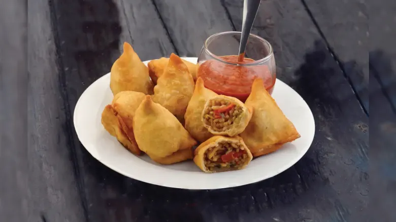 Noodles Samosa