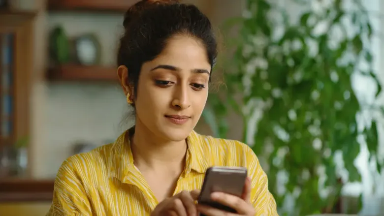 woman texting her ex after breakup