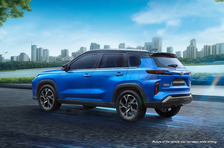 Toyota Hyryder 5 seater SUV