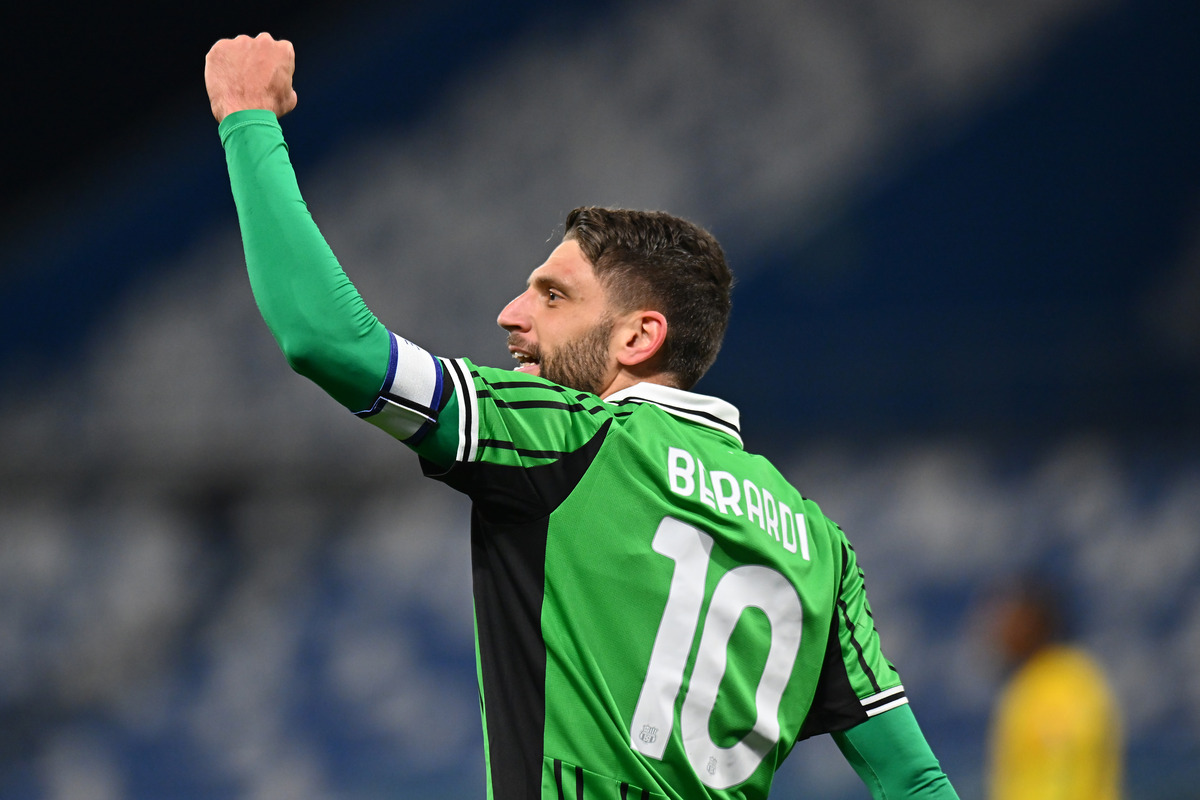 SASSUOLO, ITALY - FEBRUARY 20: Domenico Berardi of US Sassuolo celebrates after scoring his team's third goal during the Serie A match between US Sassuolo Calcio and Hellas Verona FC at Mapei Stadium Citta del Tricolore on February 20, 2026 in Sassuolo, Italy. (Photo by Alessandro Sabattini/Getty Images)