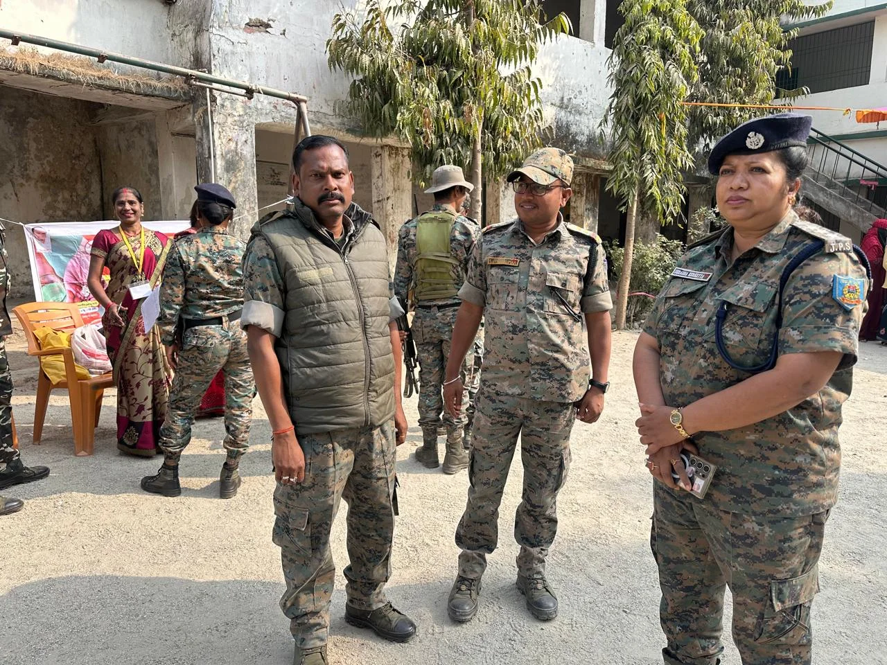 Voting for Lohardaga Municipal Council was first fast and then slow, 52.87% voting till 3 pm, Sukhdev Bhagat-Dheeraj Sahu cast 44 votes. 13 4