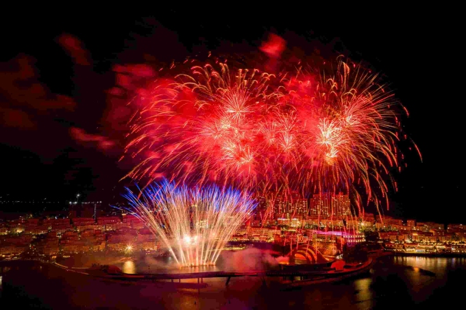 Nights firework at Sunset Town, Phu Quoc. Photo courtesy of Sun Group