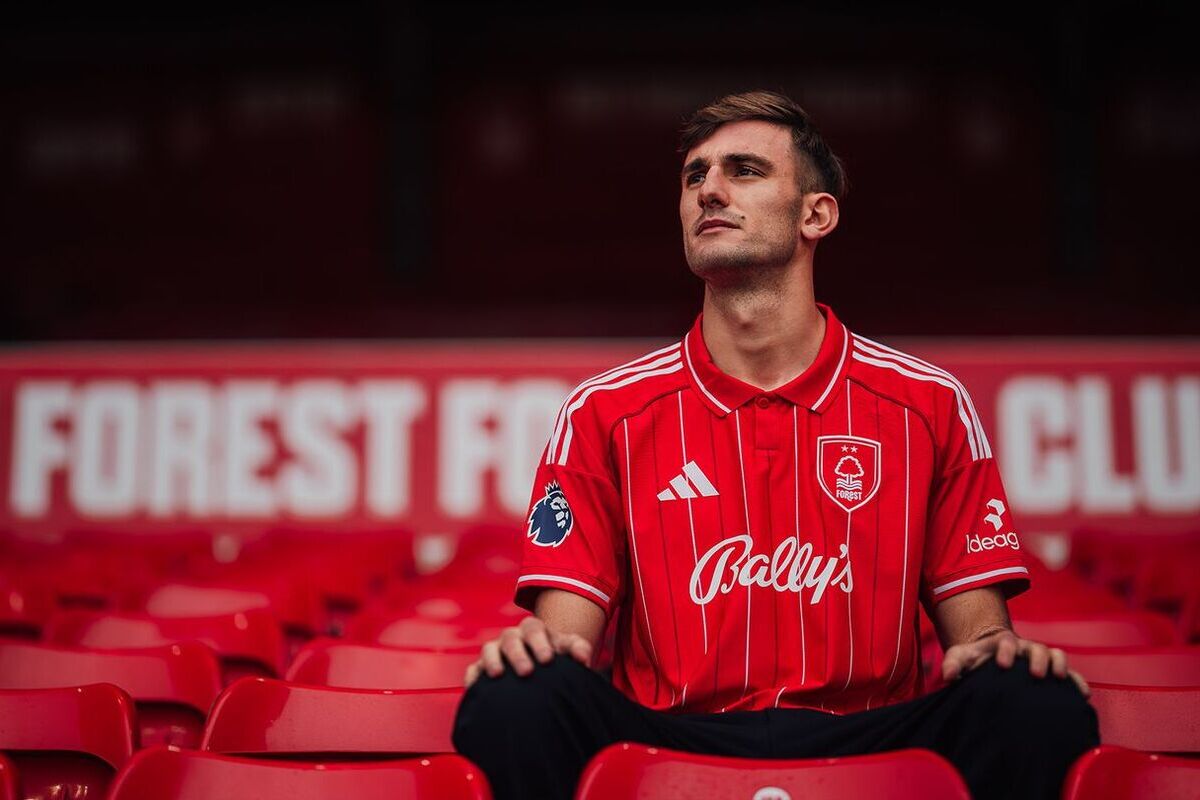 Official: Lorenzo Lucca joins Nottingham Forest on loan with an option to buy from Napoli (picture: www.nottinghamforest.co.uk)