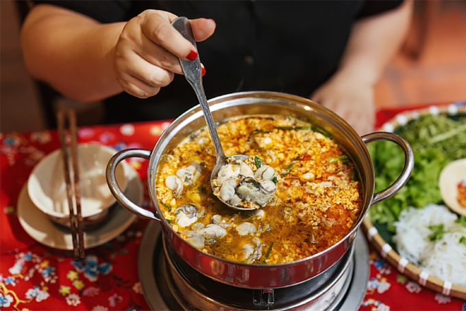 Crab and seafood hot pot. Photo: Michelin Guide