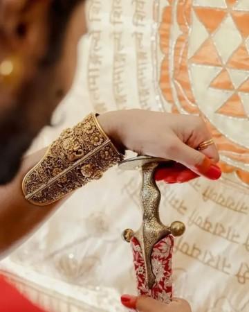 Rashmika Mandanna makes heart sign in palki; Vijay Deverakonda arrives on horse as inside Virosh's 'Periodic Era' decor wows