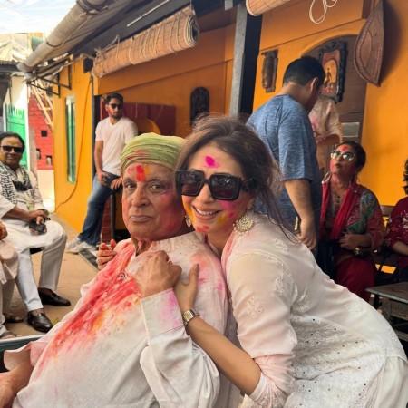 Katrina Kaif–Vicky Kaushal, Ranbir Kapoor, Soha Ali Khan, Javed Akhtar- Shabana Azmi: B- Town dances, drinks, celebrates Holi with joy