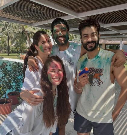 Katrina Kaif–Vicky Kaushal, Ranbir Kapoor, Soha Ali Khan, Javed Akhtar- Shabana Azmi: B- Town dances, drinks, celebrates Holi with joy