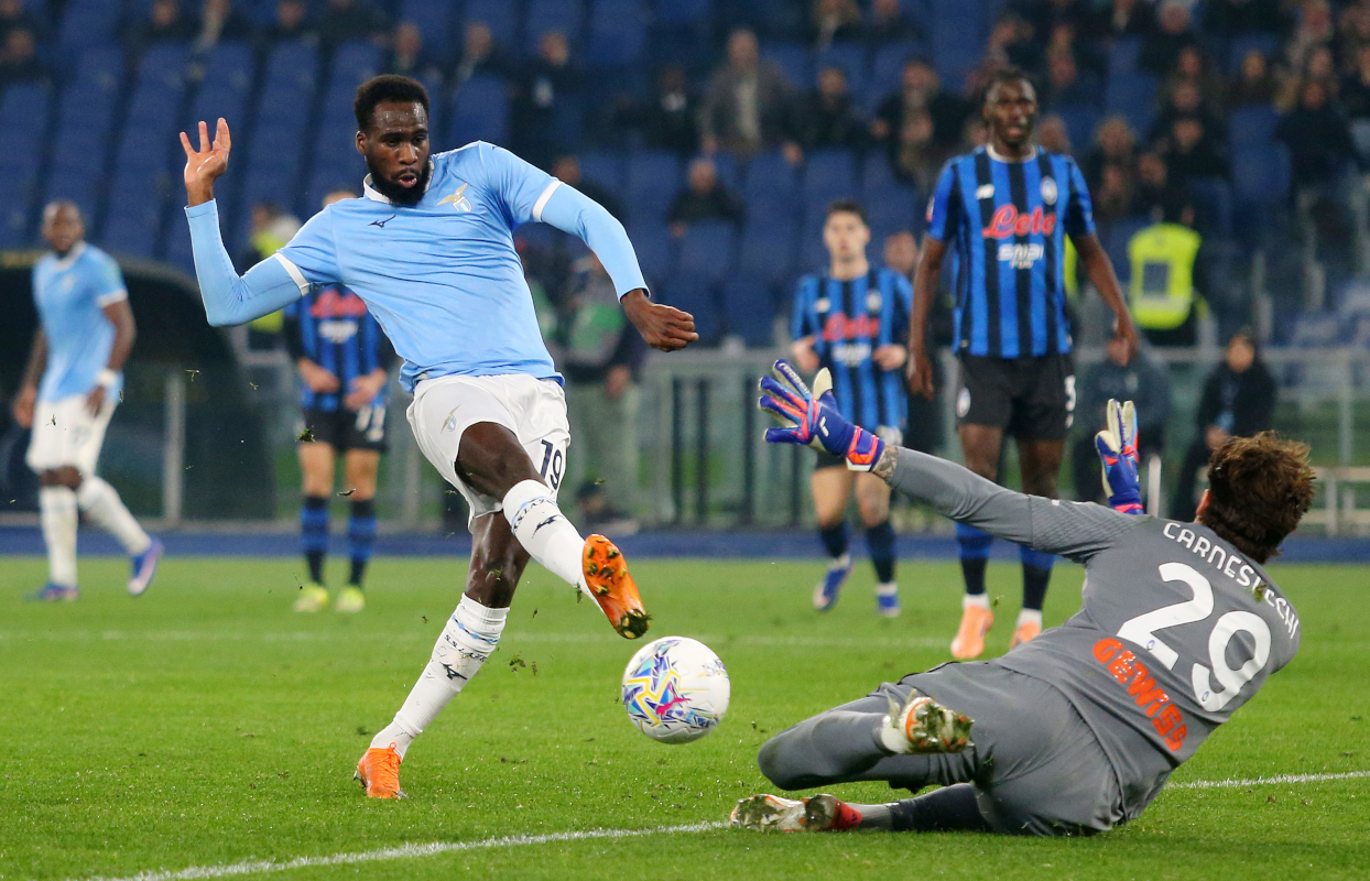 ROME, ITALY - MARCH 04: Boulaye Dia of Lazio scores his team's second goal past Marco Carnesecchi of Atalanta during the Coppa Italia match between SS Lazio and Atalanta BC at Olimpico Stadium on March 04, 2026 in Rome, Italy. (Photo by Paolo Bruno/Getty Images)