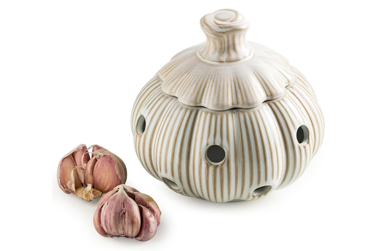 Amazon cormomu Garlic Storage Pod Credit: Amazon