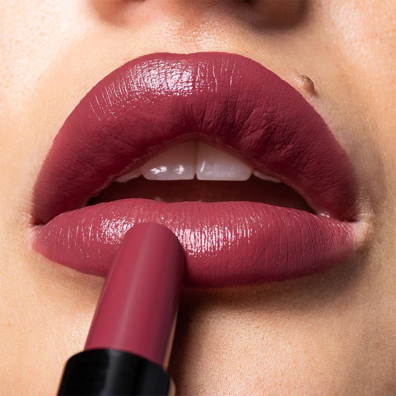 Fashion Tips: Take a pot of boiling hot water and immerse the lipstick tube in it for about four minutes.