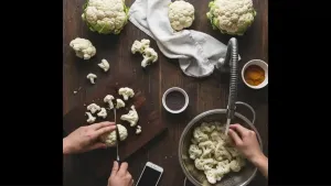 Wash the cauliflower thoroughly and cut it into small florets.