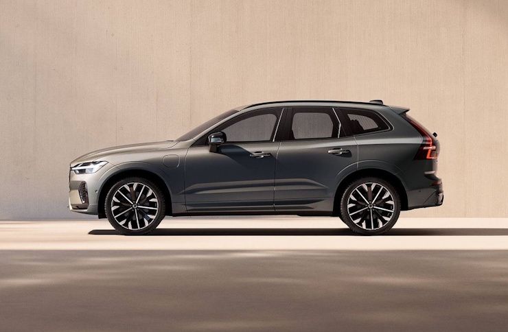 2025 volvo xc60 luxury suv facelift profile